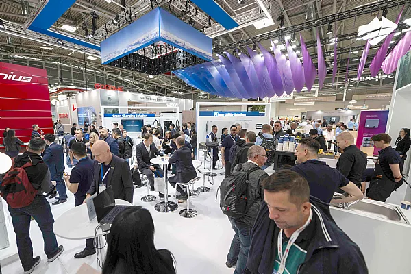 Impulsionando o progresso: KSTAR revela novas soluções de C&I e ESS residencial na Intersolar Europe 2025